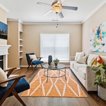 El Lago - Living room at El Lago - Apartments Near Me - McKinney, Texas El Lago - Living room at El Lago - Apartments Near Me - McKinney, Texas