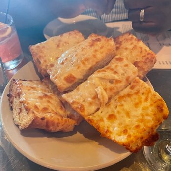 Tappo - Garlic Cheese Bread (Excellent) - Wine Bars Near Me - Buffalo, New York