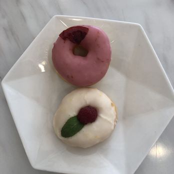 Dots Cafe - Blood orange + lemon donut - Cafes Near Me - Pasadena, California
