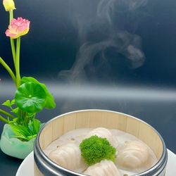 Chef Loong Dim Sum & Soup Dumplings - Shrimp Hargow