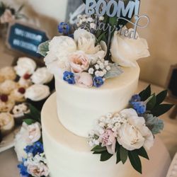 Whimsical Floral Waterfalls - Cake Floral