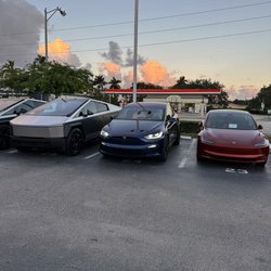 Tesla - Test drove the 6 seater...