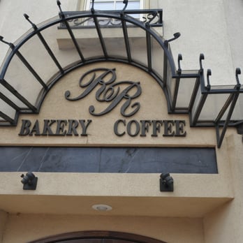 R&R Bakery & Coffee Shoppe - entrance - Bakeries Near Me - Marshall, Texas
