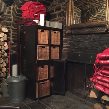 Oncle Antoine - Cozy fireplace - Pubs Near Me - Quebec City, Quebec Oncle Antoine - Cozy fireplace - Pubs Near Me - Quebec City, Quebec
