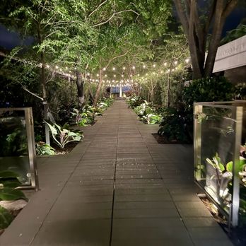 Four Seasons Resort - Courtyard - Resorts Near Me - Orlando, Florida Four Seasons Resort - Courtyard - Resorts Near Me - Orlando, Florida