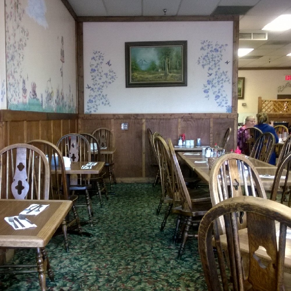 Cully's Restaurant - Old style atmosphere. Definitely a mom and pop restaurant - Breakfast & Brunch Near Me - Poway, California Cully's Restaurant - Old style atmosphere. Definitely a mom and pop restaurant - Breakfast & Brunch Near Me - Poway, California