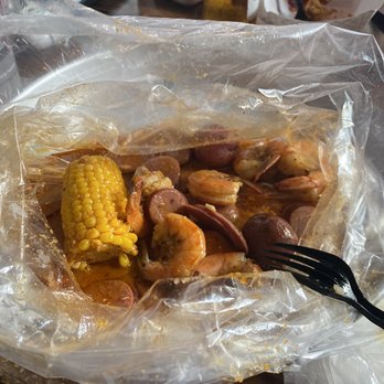 Boil Bay - HH 1/2 Lb. Shrimp Head Off w/sausage - Seafood Near Me - Virginia Beach, Virginia