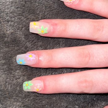 Luxury Nails - Colorful daisy nail art - Nail Salons Near Me - Clawson, Michigan Luxury Nails - Colorful daisy nail art - Nail Salons Near Me - Clawson, Michigan