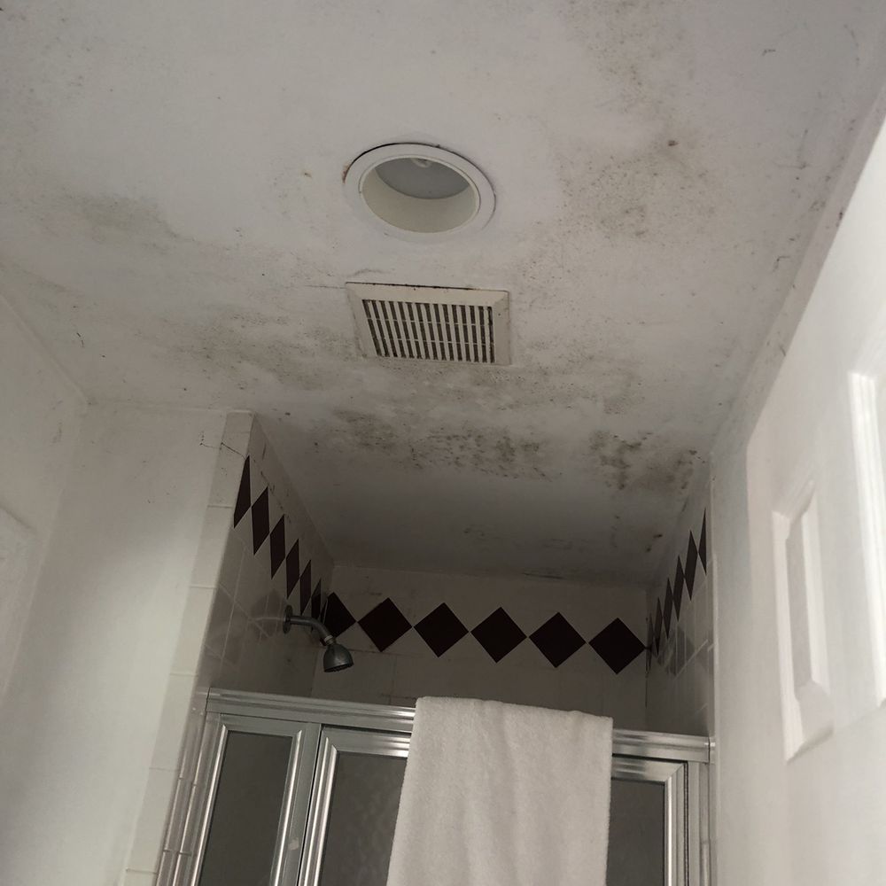 Watergate Motor Inn - Moldy ceiling - Hotels Near Me - Croton On Hudson, New York Watergate Motor Inn - Moldy ceiling - Hotels Near Me - Croton On Hudson, New York