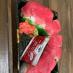 Lady in Red Roll