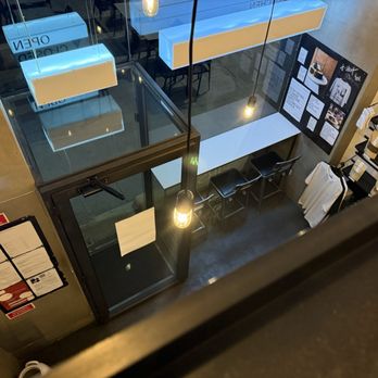 Nola Kitchen - Photo 2: View from the mezzanine level - Breakfast & Brunch Near Me - Porto, 13 Nola Kitchen - Photo 2: View from the mezzanine level - Breakfast & Brunch Near Me - Porto, 13