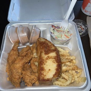 Raising Cane's Chicken Fingers - Box combo - Chicken Shop Near Me - Sterling, Virginia Raising Cane's Chicken Fingers - Box combo - Chicken Shop Near Me - Sterling, Virginia