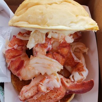 The Clam Shack - Huge chunks of lobster (butter and mayo) - Seafood Near Me - Kennebunk, Maine The Clam Shack - Huge chunks of lobster (butter and mayo) - Seafood Near Me - Kennebunk, Maine