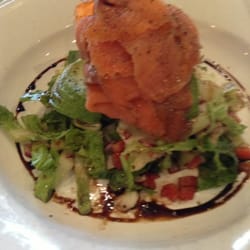 Red Pepper Restaurante Italiano & Wood Fire Pizzeria - Avocado smoked salmon.