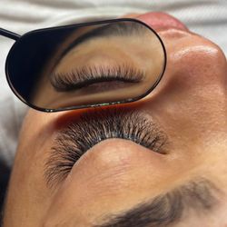 Lana’s Beautiq - Volume Lash Extensions - Full set