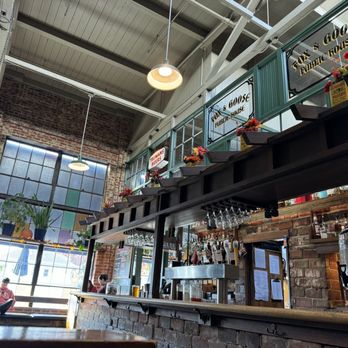 FOX & GOOSE PUBLIC HOUSE - Updated June 2024 - 2260 Photos & 2013