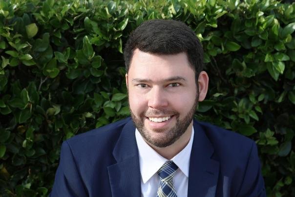 Roger Vazquez - grief counselor in Sugar Land, TX