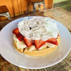Cedarhurst Cafe - Belgian waffle with fruit and cream