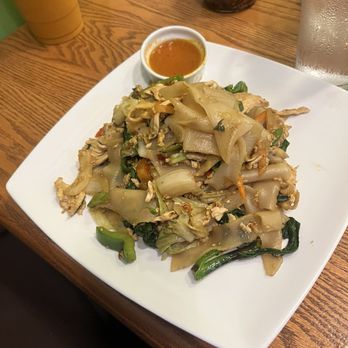 Bamboo Ridge - PAD KEE MAO (ask for GF VV) - Thai Near Me - Buffalo, New York