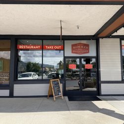 Agoura's Famous Deli & Restaurant - Outside