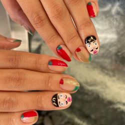The 10 Tiny Canvases - My manicura