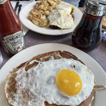 3 Decker Restaurant - Blueberry Pancake with an egg - Diners Near Me - New York, New York