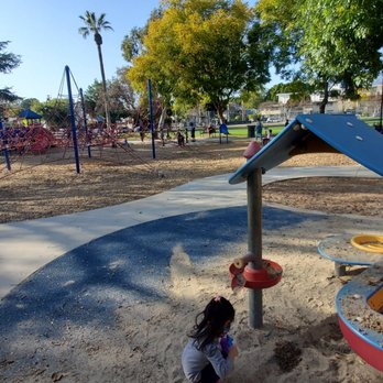 Grant Park - It's a small park but clean and descent. - Parks Near Me - Pasadena, California Grant Park - It's a small park but clean and descent. - Parks Near Me - Pasadena, California