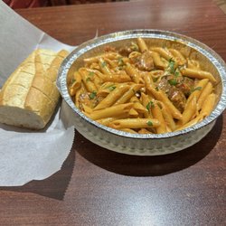 Venezia Pizzeria - They really have good pastas here !!