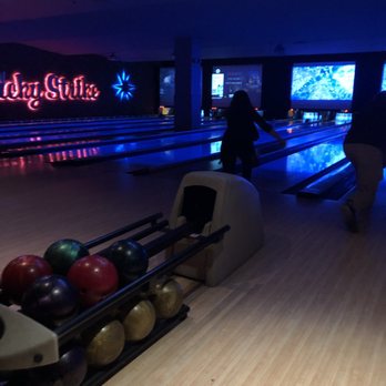 Lucky Strike Bellevue - Bowling Near Me - Bellevue, Washington Lucky Strike Bellevue - Bowling Near Me - Bellevue, Washington