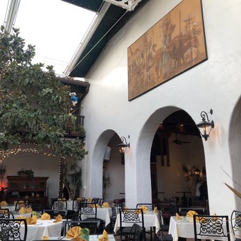 El Paseo Restaurant - Mural & bar area - Mexican Near Me - Santa Barbara, California El Paseo Restaurant - Mural & bar area - Mexican Near Me - Santa Barbara, California