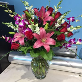 Chantilly Flowers - Wasn't mine but took a pic. - Florists Near Me - Chantilly, Virginia