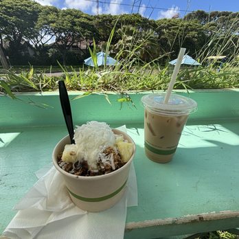 Little Fish Coffee - Shippy's açaí bowl and Honey Nutmeg Latte - 16 oz. - Cafes Near Me - Koloa, Hawaii