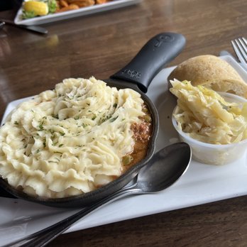 Olde Brick House - Sheperd's Pie - Irish Pub Near Me - Saint Cloud, Minnesota