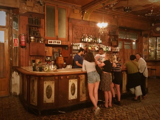 Bar Marsella by null