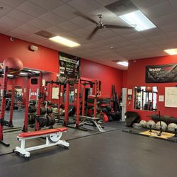 Untouchable Fitness - Power racks and deadlift platform