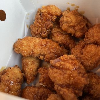 Bonchon Arden - 8 pc Boneless chicken, soy garlic. Great flavor. - Chicken Shop Near Me - Sacramento, California