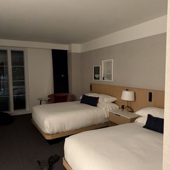 Kimpton The Forum Hotel - Double queen beds - Hotels Near Me - Charlottesville, Virginia Kimpton The Forum Hotel - Double queen beds - Hotels Near Me - Charlottesville, Virginia