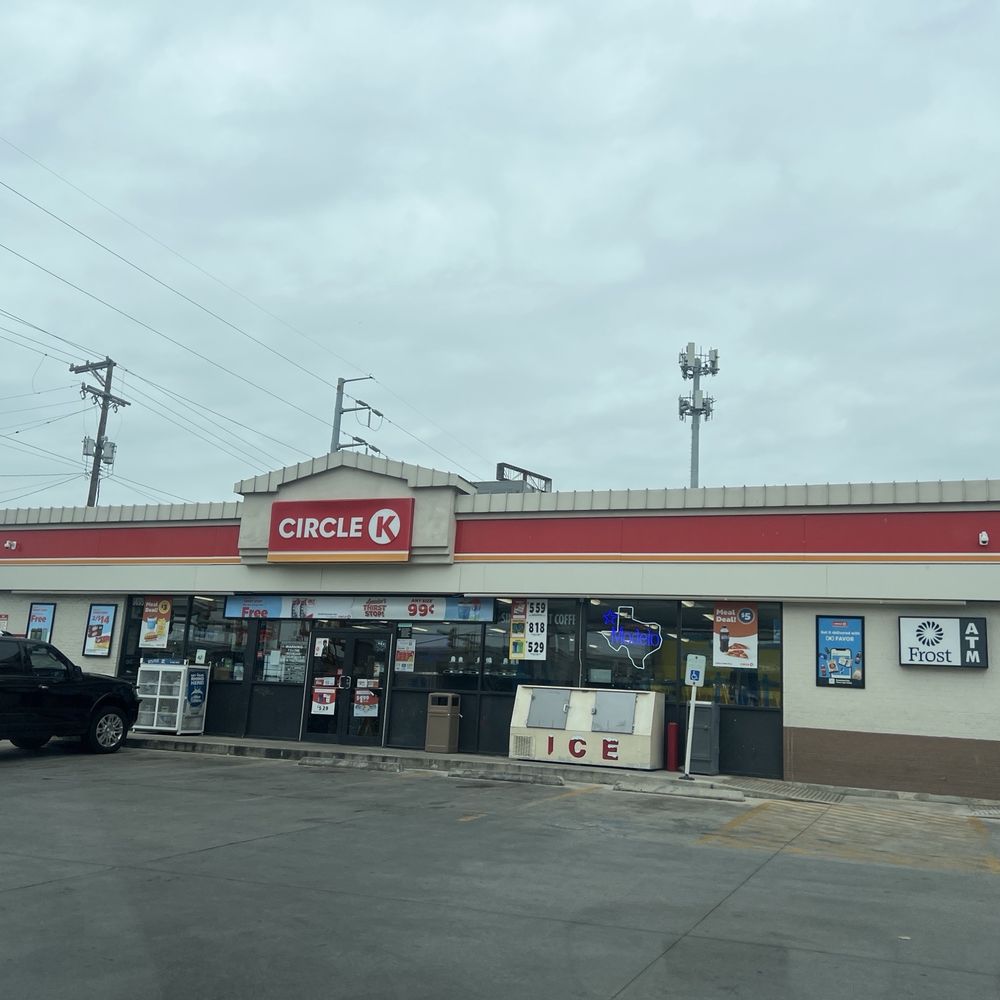 Circle K - Storefront - Convenience Stores Near Me - San Antonio, Texas