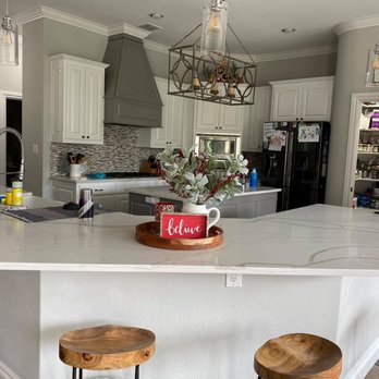 Luna's Professional Cleaning - residential client beautiful granite kitchen left spotless - Home Cleaning Near Me Luna's Professional Cleaning - residential client beautiful granite kitchen left spotless - Home Cleaning Near Me