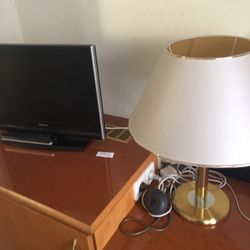 Hotel Am Stadtgarten - Kabel Wirrwarr im ganzen Zimmer nicht gerade schön