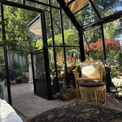 Dennis' 7 Dees Garden Center