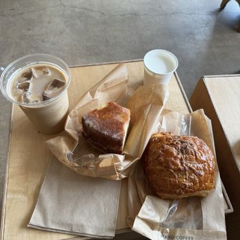 Maru Coffee - Pastries - Coffee & Tea Near Me - Los Angeles, California