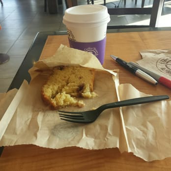 The Coffee Bean & Tea Leaf - I always "eat in" & after 8 visits to this location, you are now looking at a special type of plate (I guess) for my coffee cake. - Coffee & Tea Near Me - Downey, California