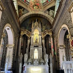 Catedral Basilica de Mazatlán - No shorts or hats allowed inside.