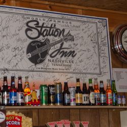 The Station Inn - The Station Inn. (keepsmilingphoto.com)