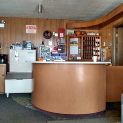 L P Motel - Front desk