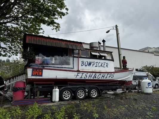 Bowpicker Fish and Chips by null
