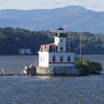 Griffin Sailing School - ASA 103 Basic Coastal Cruising sailing on the Hudson River  by the Esopus Lighthouse. - Sailing Near Me - Connelly, New York