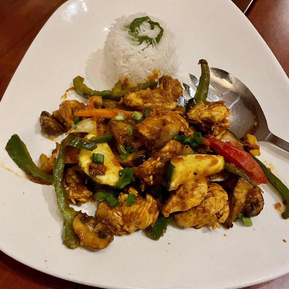 Base Crave - Chicken and Mushroom Curry - Desserts Near Me - Cambridge, Massachusetts