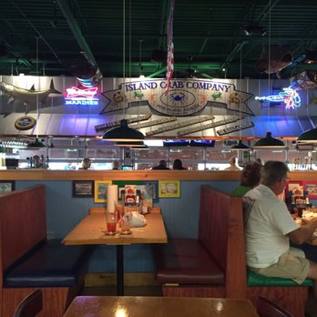 Pinchers - Interior decor - Seafood Near Me - Lakewood Ranch, Florida Pinchers - Interior decor - Seafood Near Me - Lakewood Ranch, Florida